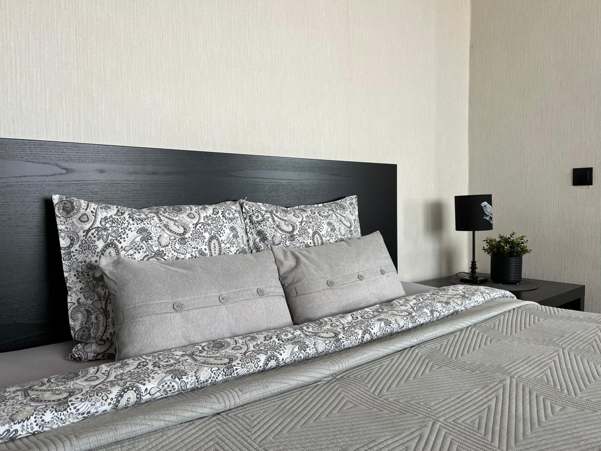 Vienibas Apartment Daugavpils Esterno foto